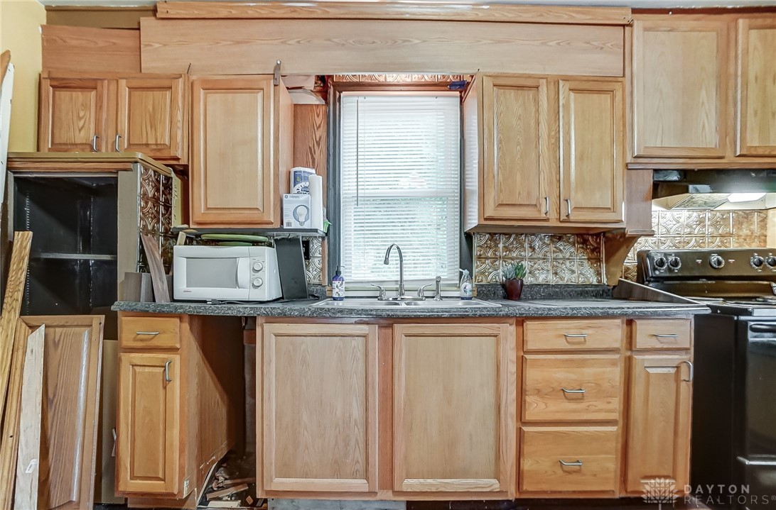2318 Cottingham Road North Springfield, OH 45502 - Photo 9 of 30