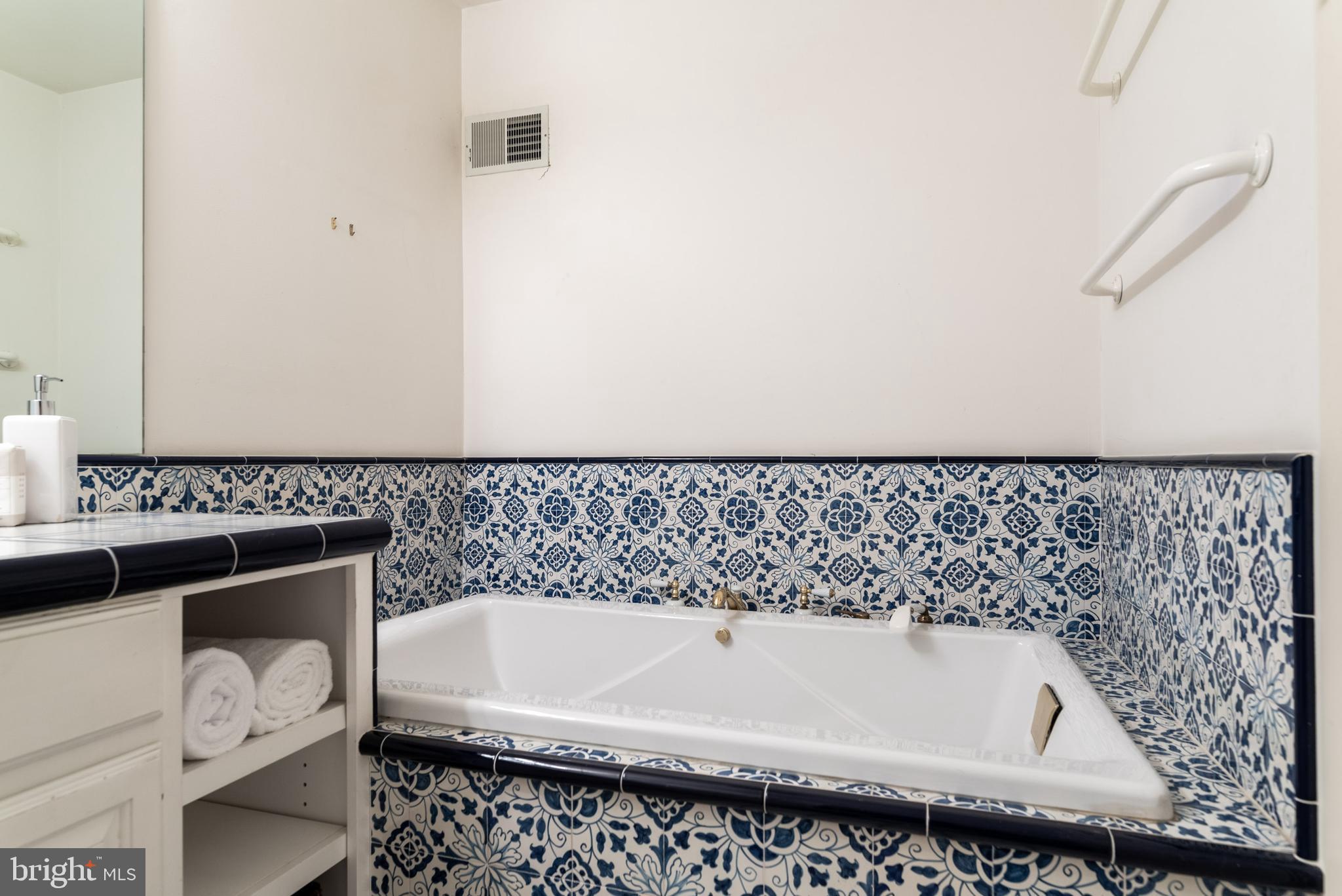 264 South Radnor Chester Road Villanova, PA 19085 - Photo 17 of 49 Primary Bathroom.