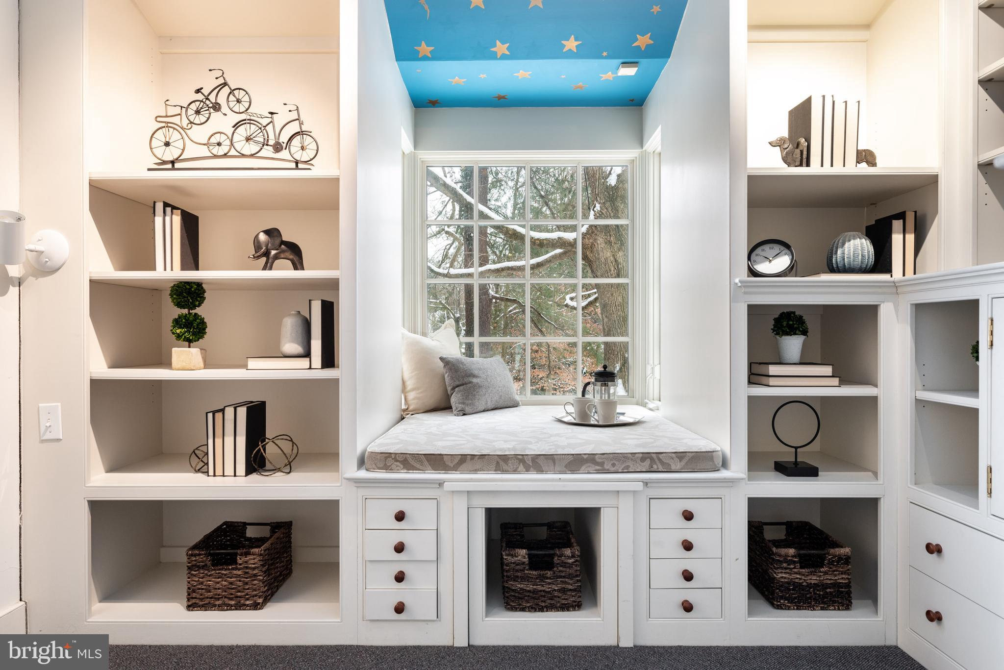 264 South Radnor Chester Road Villanova, PA 19085 - Photo 19 of 49 Built-ins and Window Seat.