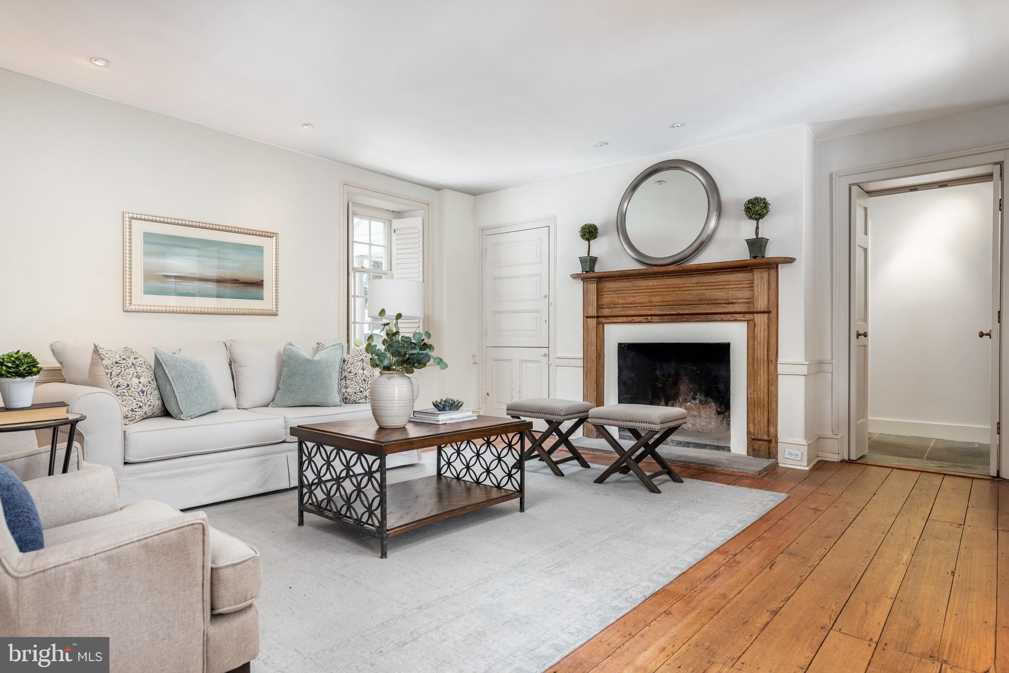 264 South Radnor Chester Road Villanova, PA 19085 - Photo 4 of 49 Living Room.