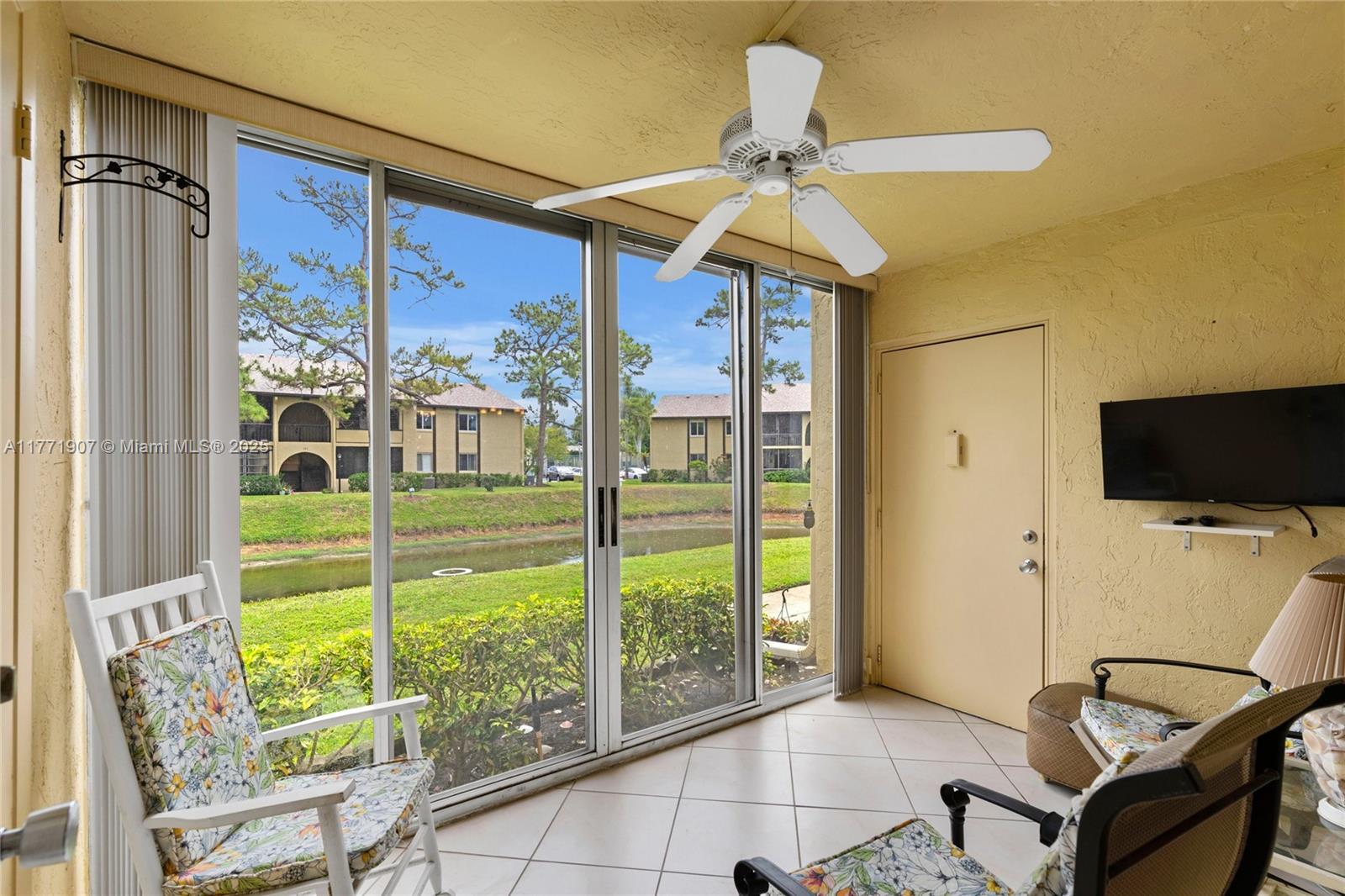 336 Pine Ridge Circle, Unit B1 Greenacres, FL 33463 - Photo 4 of 35