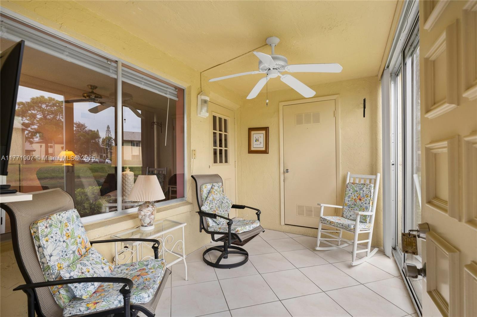 336 Pine Ridge Circle, Unit B1 Greenacres, FL 33463 - Photo 5 of 35