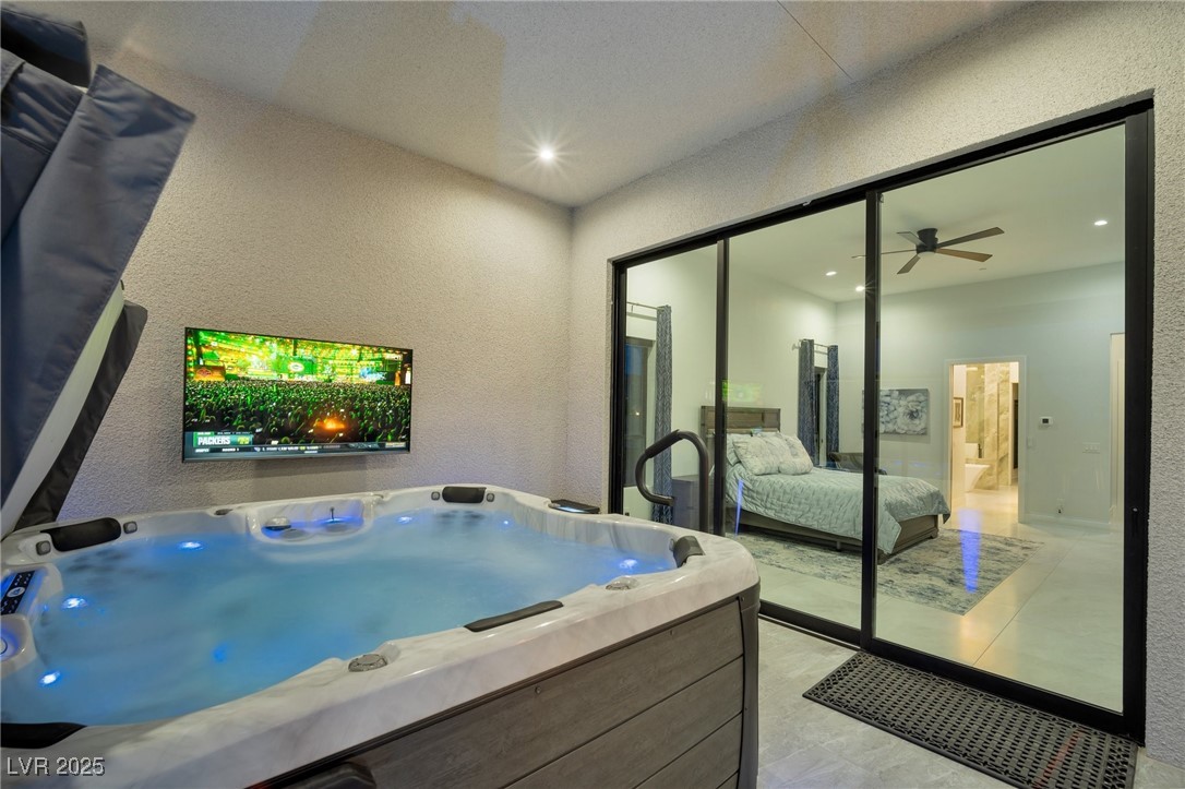 600 Quail Covey Road Henderson, NV 89002 - Photo 9 of 42 Jacuzzi outside primary bedroom