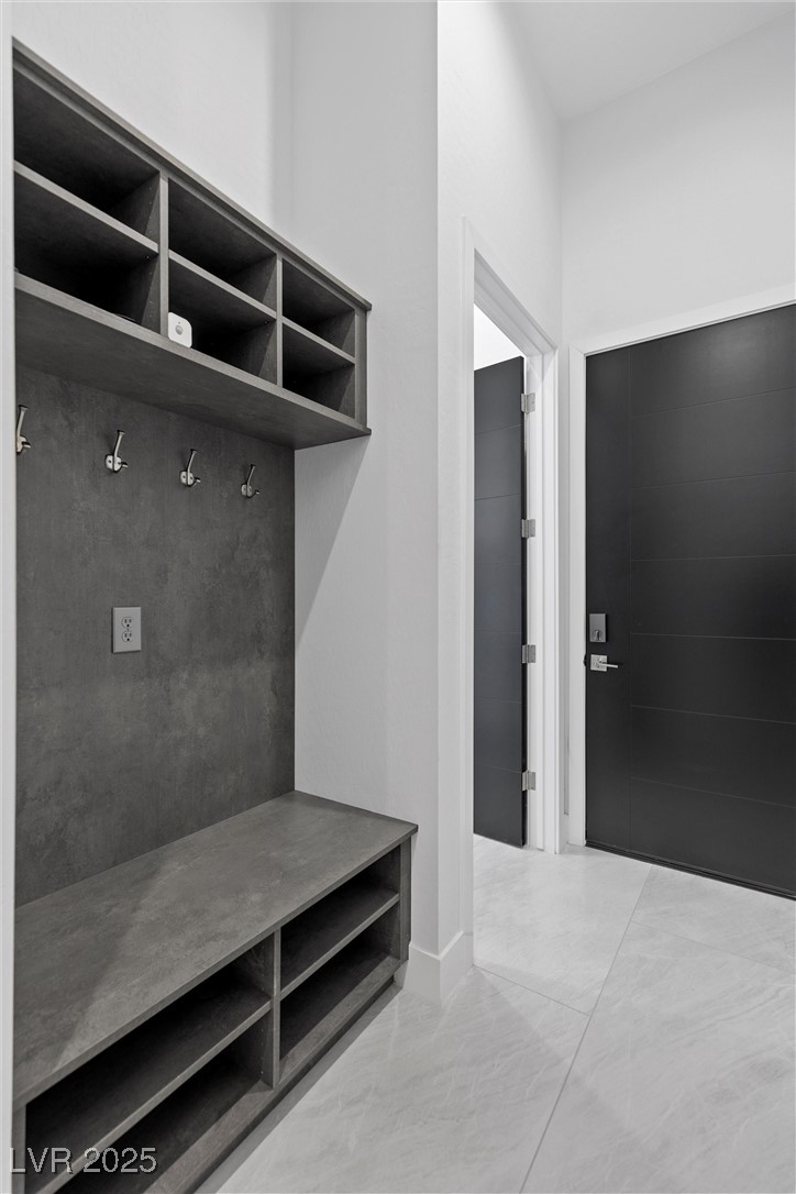 600 Quail Covey Road Henderson, NV 89002 - Photo 34 of 42 Mudroom off garage door