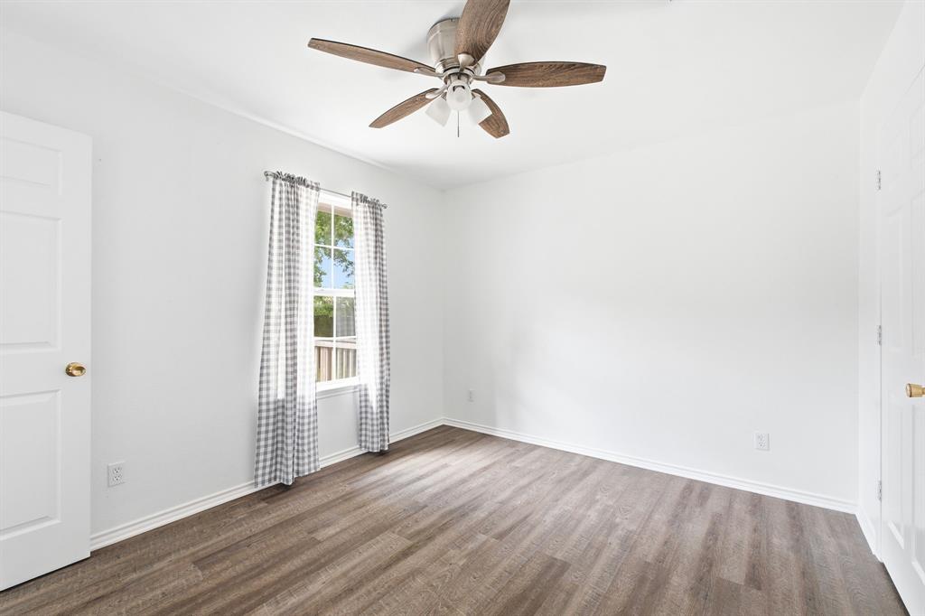 604 South Maxey Street Sherman, TX 75090 - Photo 12 of 25
