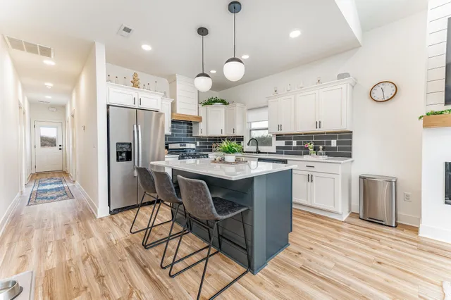 $1,200,000 | 1138 North River Road, Mulvane, KS 67110