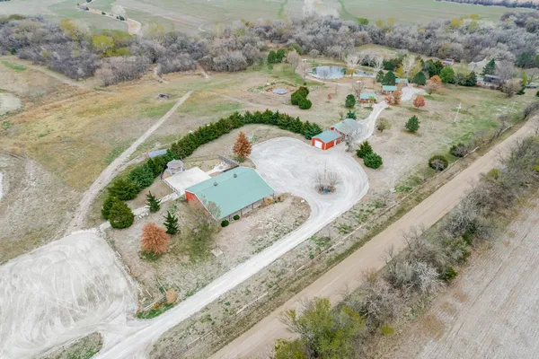 $1,200,000 | 1138 North River Road, Mulvane, KS 67110