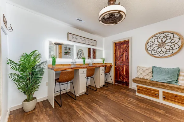 $1,200,000 | 1138 North River Road, Mulvane, KS 67110