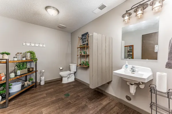 $1,200,000 | 1138 North River Road, Mulvane, KS 67110