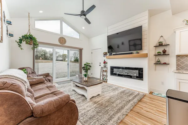 $1,200,000 | 1138 North River Road, Mulvane, KS 67110