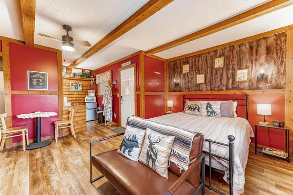 $1,200,000 | 1138 North River Road, Mulvane, KS 67110