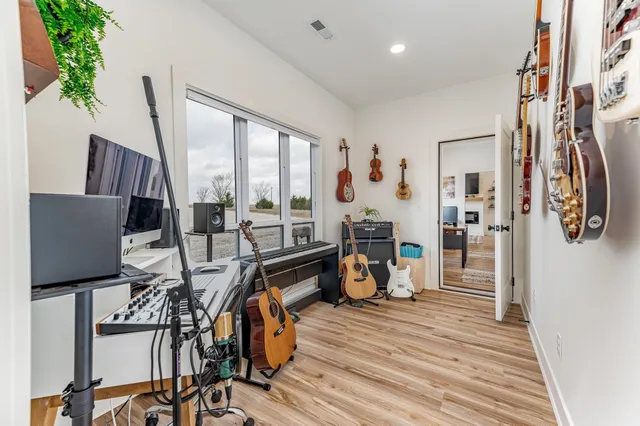 $1,200,000 | 1138 North River Road, Mulvane, KS 67110