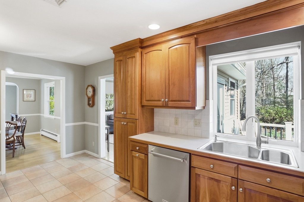 18 Brian Road Chelmsford, MA 01824 - Photo 11 of 35 Gallery Image 11