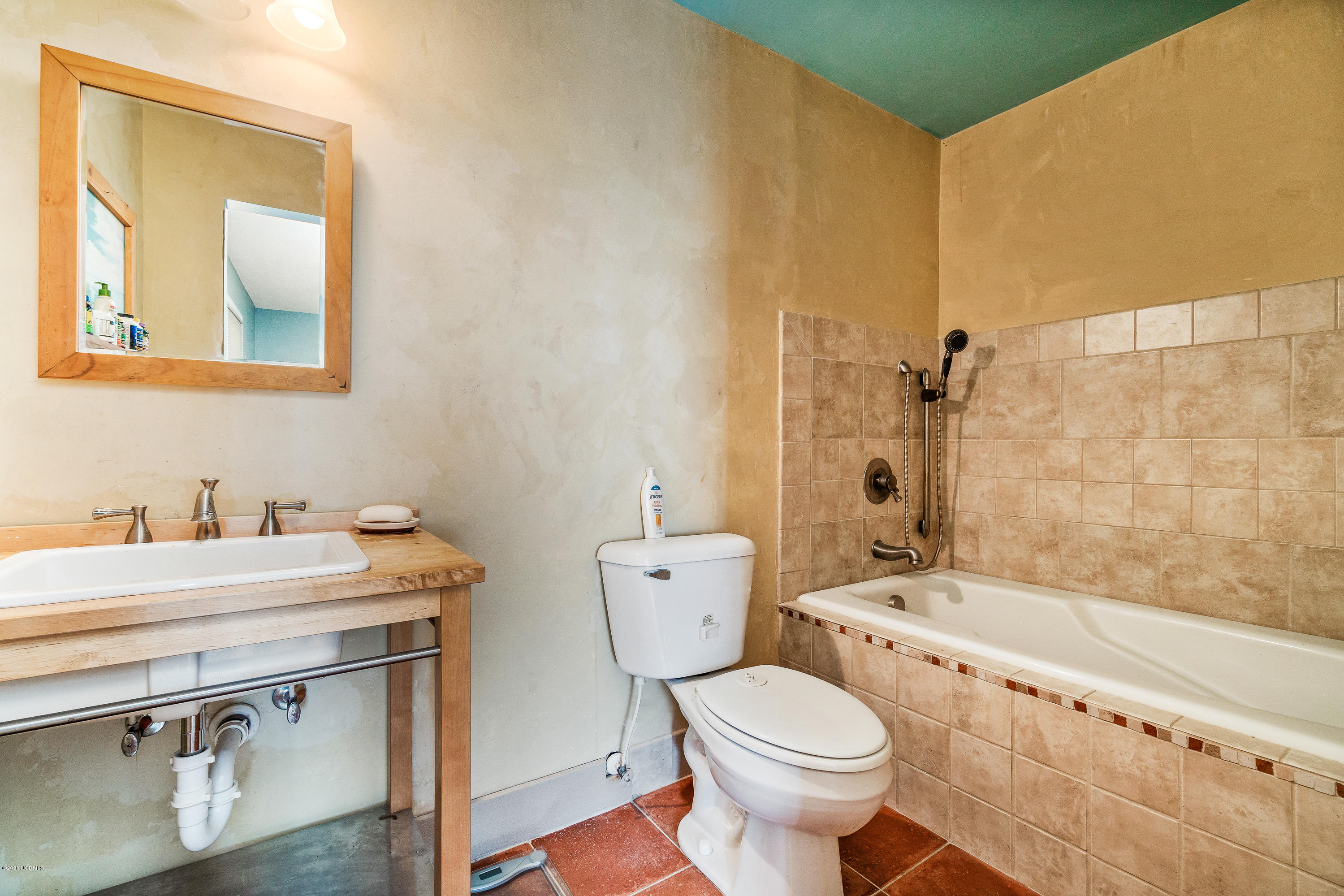116 Olga Road Beaufort, NC 28516 - Photo 13 of 19 master bath