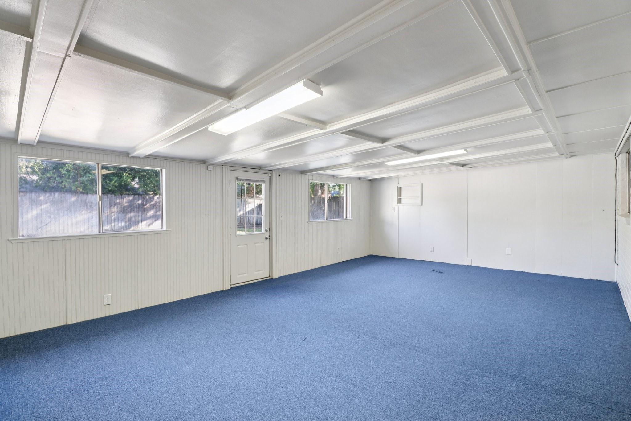 11118 Cedarview Lane Houston, TX 77041 - Photo 13 of 15 a view of an empty room with a window