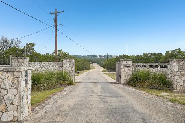 $599,900 | 225 Campfire Trail West, Hunt, TX 78024