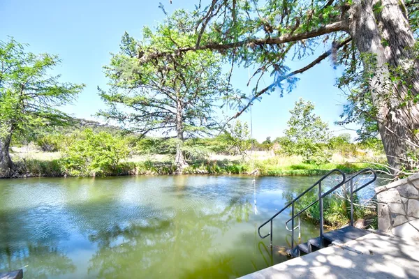 $599,900 | 225 Campfire Trail West, Hunt, TX 78024