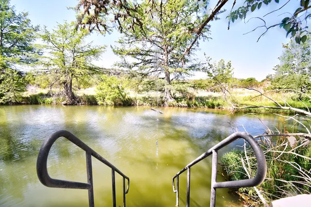 $599,900 | 225 Campfire Trail West, Hunt, TX 78024