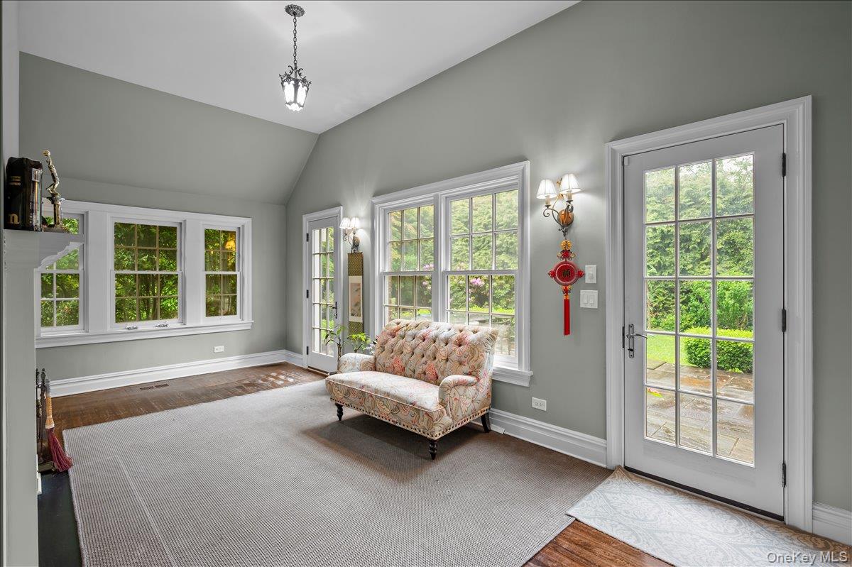 7 Harcourt Road Scarsdale, NY 10583 - Photo 13 of 34 a spacious bedroom with a bed and a couch