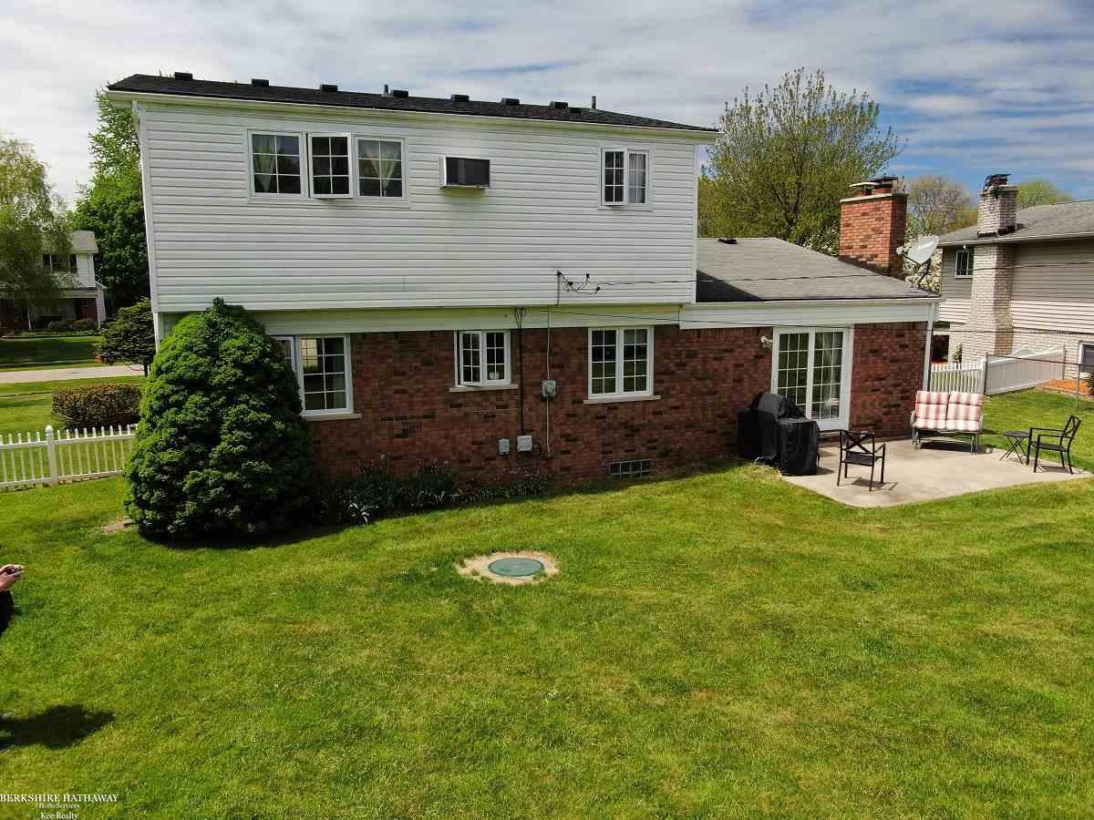 46628 Featherstone Ridge Utica, MI 48317 - Photo 9 of 38 50012058-8.JPG