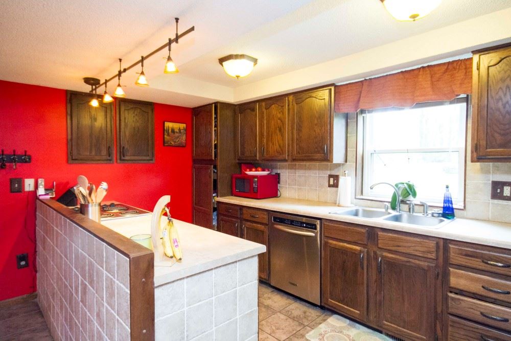 10423 Hickory Tree Road Fort Wayne, IN 46845 - Photo 8 of 36