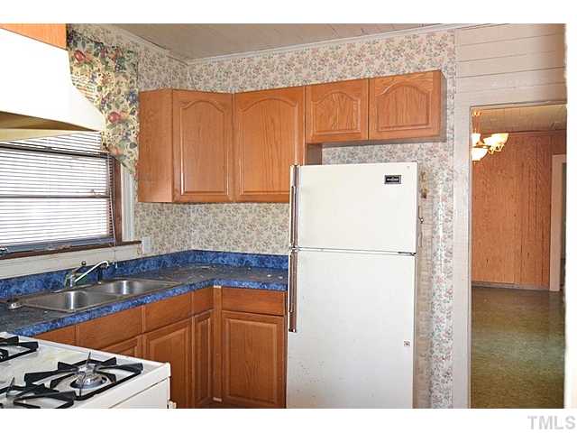 590 Gardner Road Apex, NC 27523 - Photo 10 of 12 Gas Range in the Kitchen
