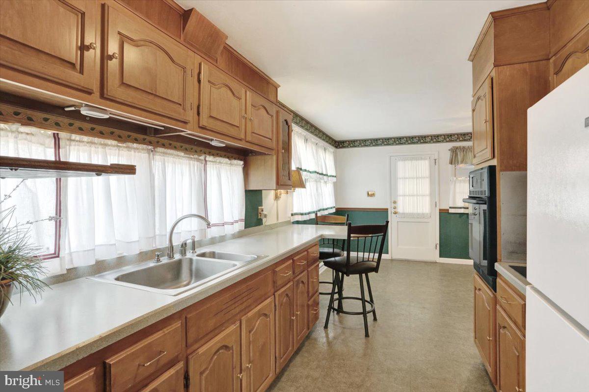 3709 Patton Street Reading, PA 19606 - Photo 10 of 34