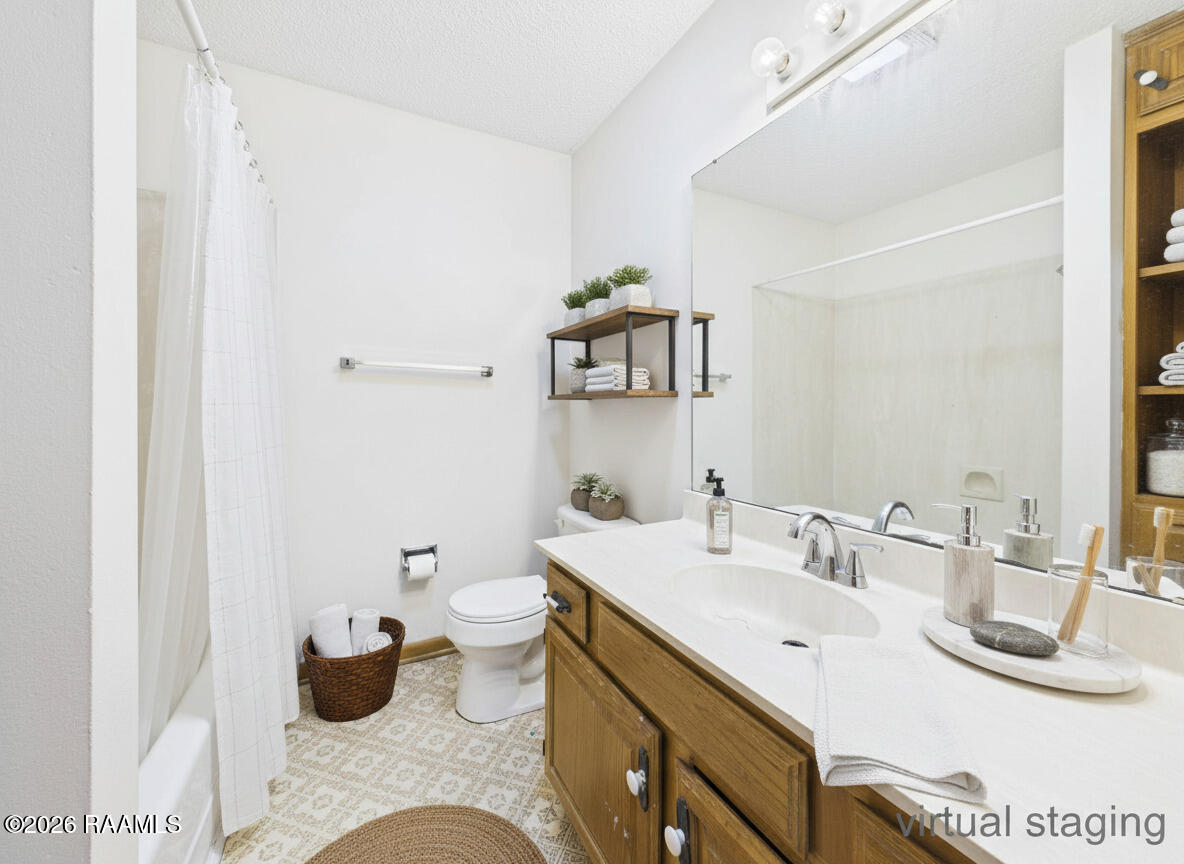 112 Country Lane, Unit 4 Lafayette, LA 70508 - Photo 10 of 19 CAM06261G6-PR0021-STILL011-001 (1)