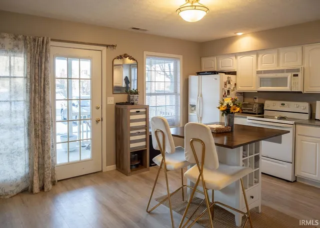 $1,750 | 1323 Cobble Creek Circle, Bloomington, IN 47401