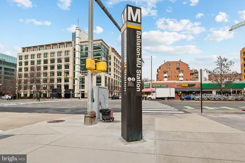 $399,000 | 1001 North Vermont Street, Unit 804, Arlington, VA 22201
