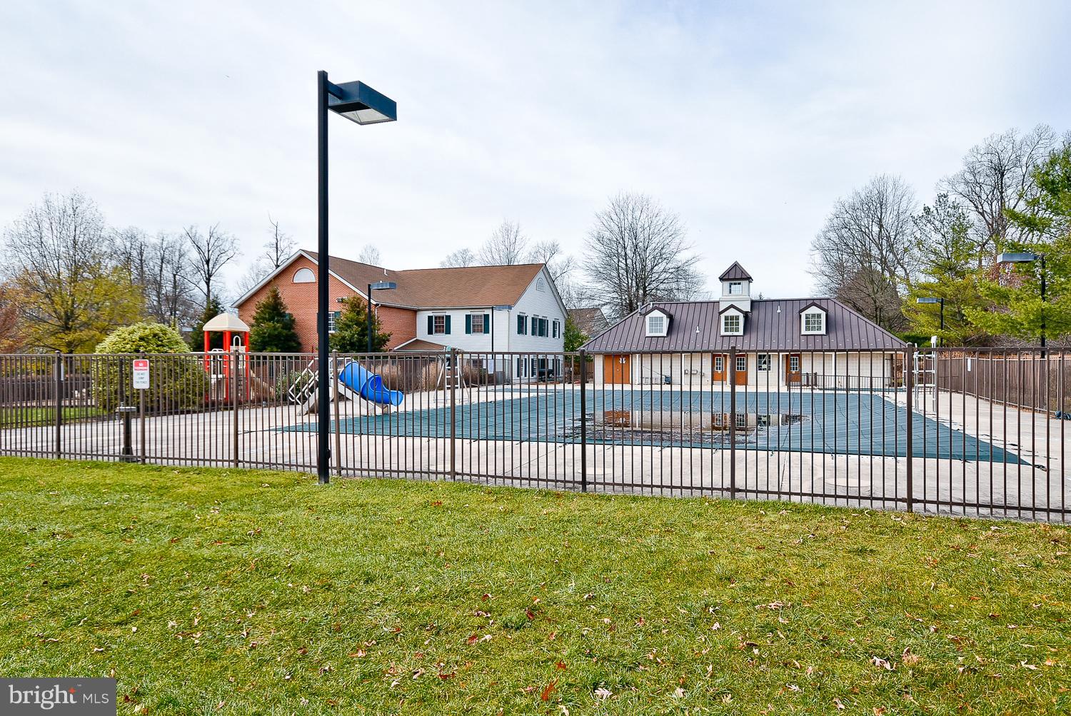7008 Dew Drop Way Clinton, MD 20735 - Photo 27 of 29 Community Pool