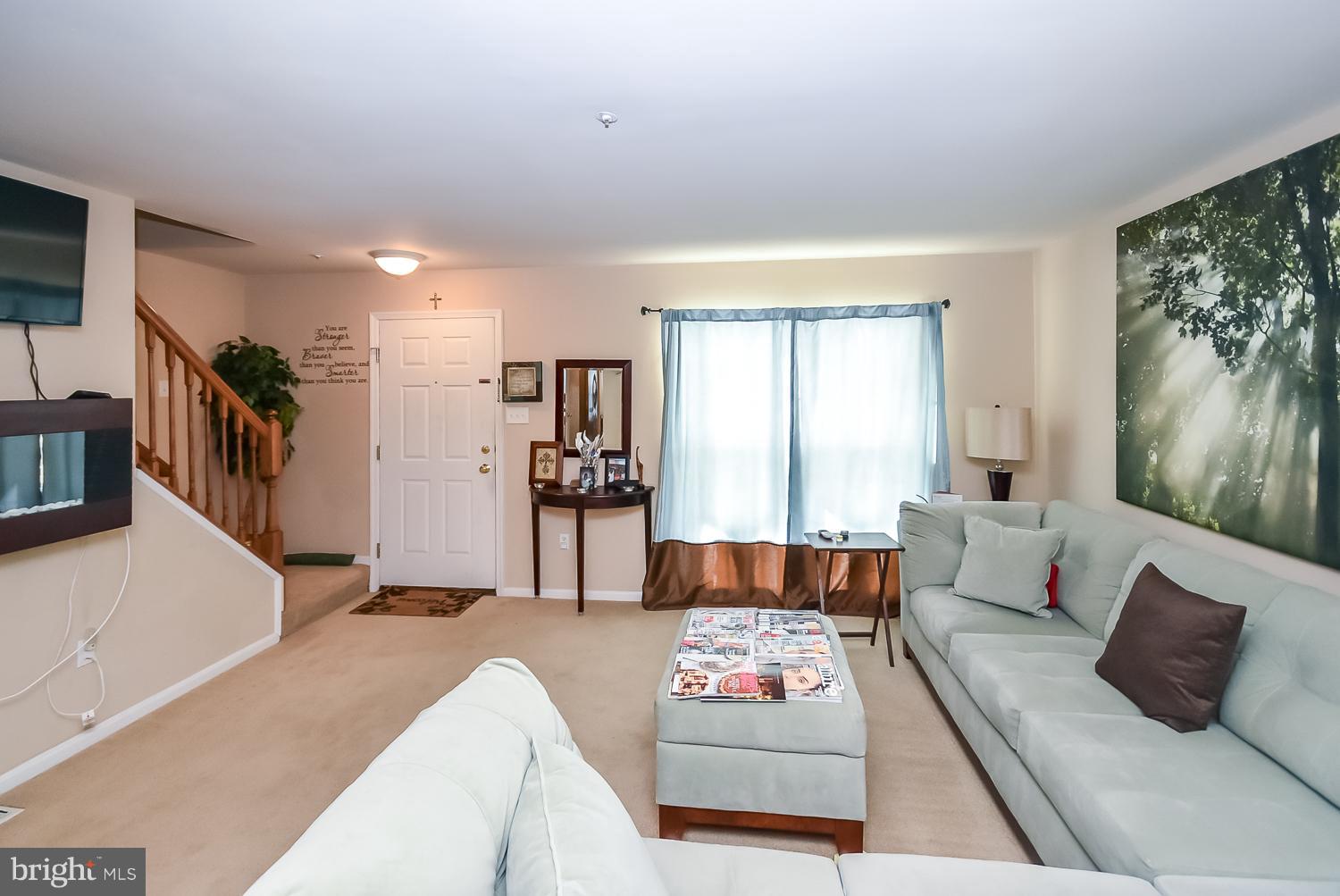 7008 Dew Drop Way Clinton, MD 20735 - Photo 5 of 29 Living Room