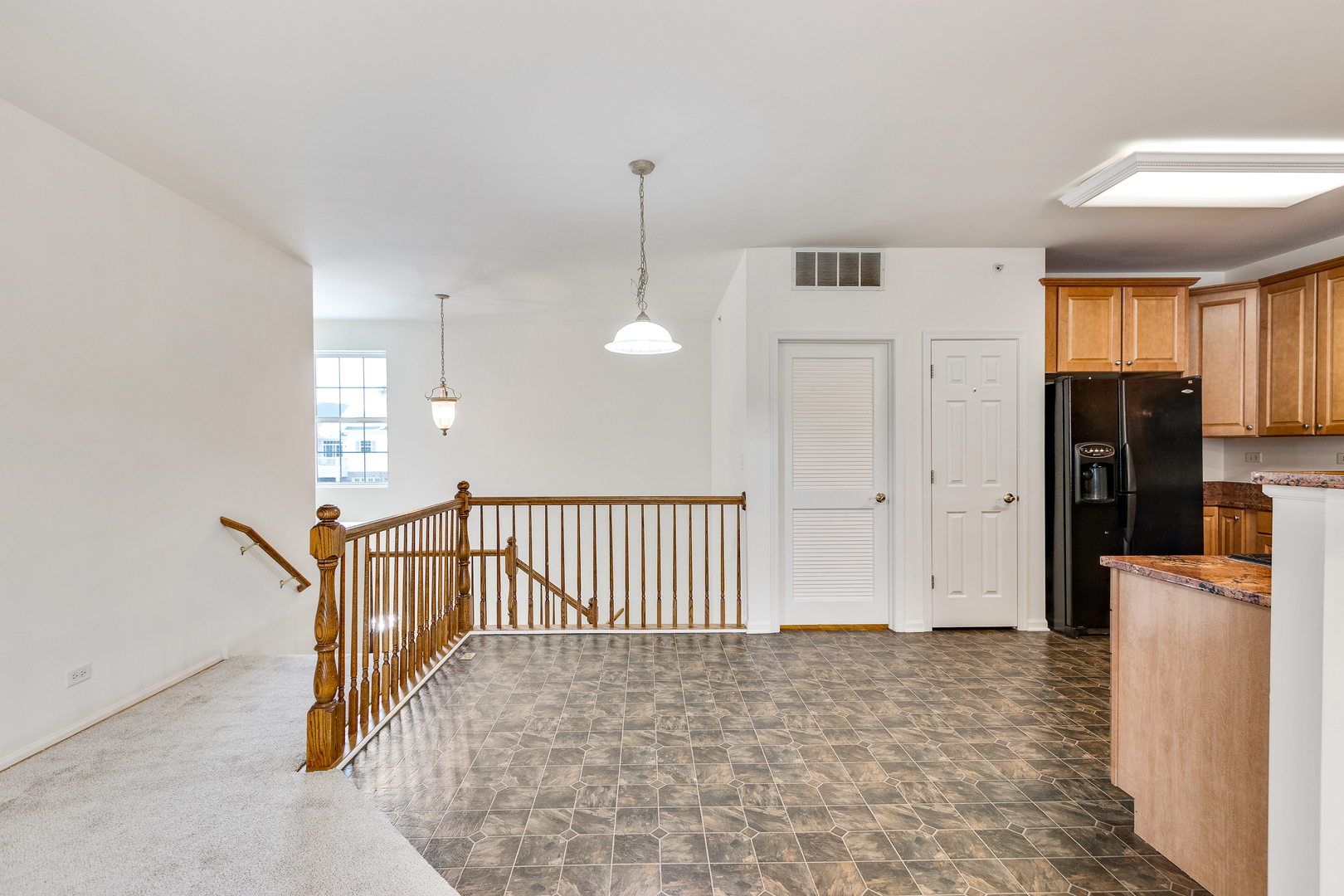 1391 Scarboro Road, Unit 201 Schaumburg, IL 60193 - Photo 7 of 20 a view of a interior in the house