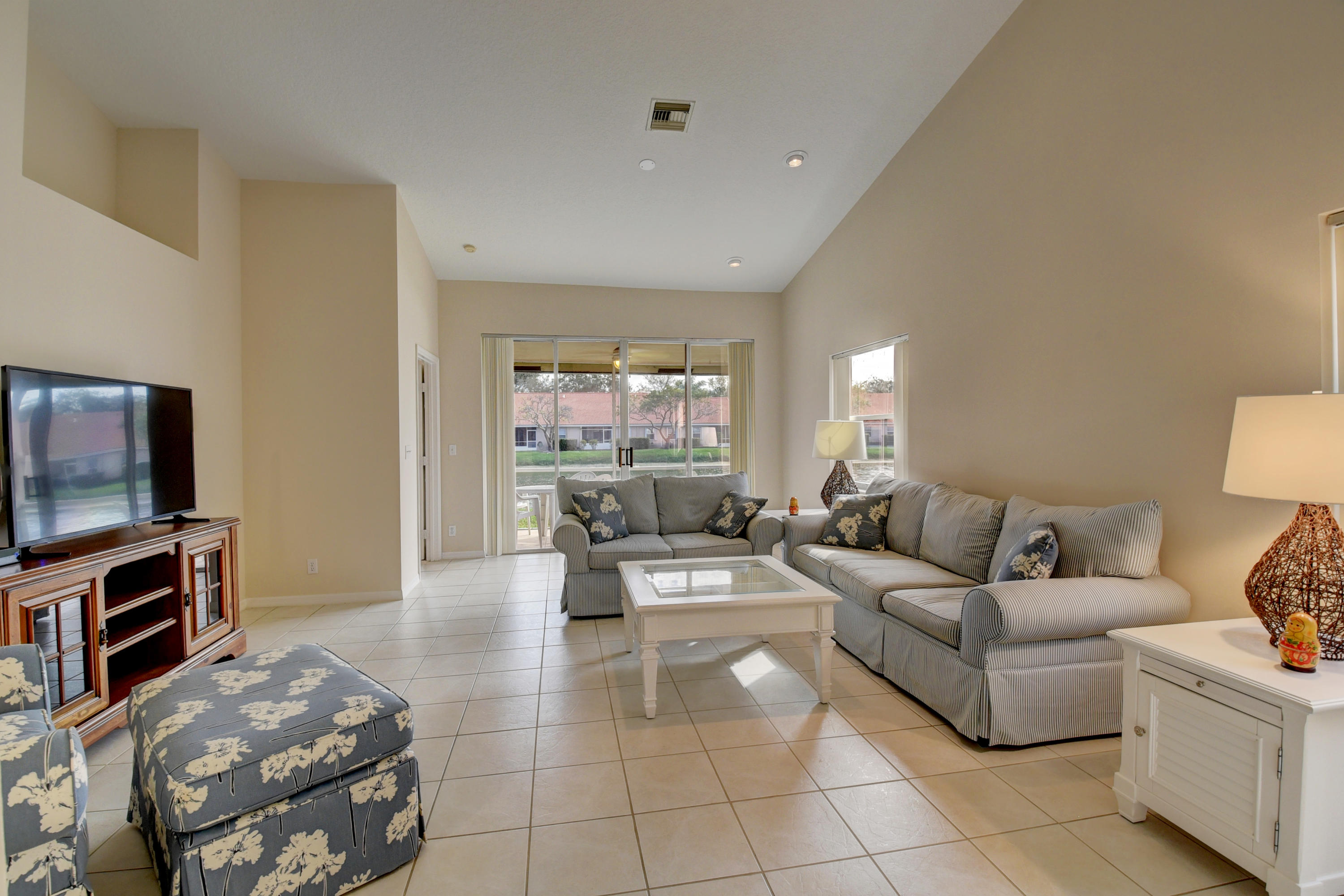 8230 Vía Bella Boca Raton, FL 33496 - Photo 6 of 56 Florida room