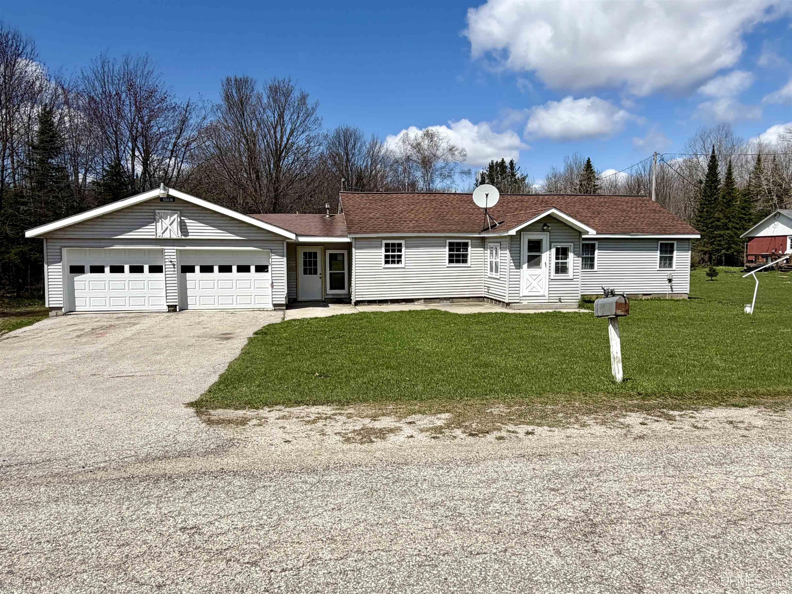 1694 Quarry Road Gulliver, MI 49840 - Photo 1 of 26