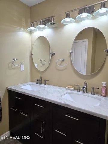 $449,900 | 241 Oswego Road, Jellico, TN 37762