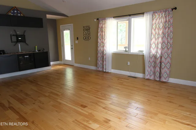 $449,900 | 241 Oswego Road, Jellico, TN 37762