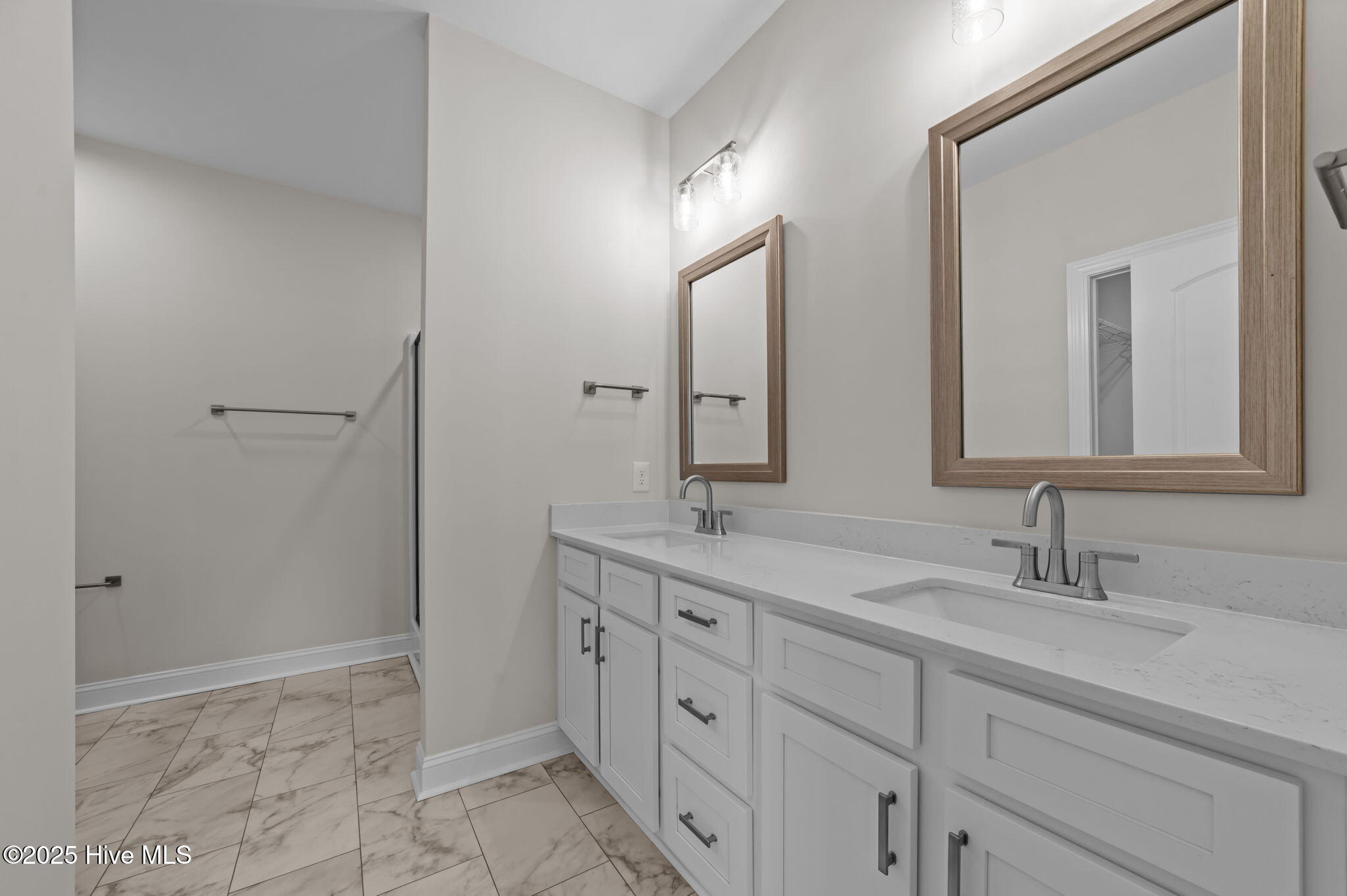 4229 Laurel Rdg Drive, Unit B Greenville, NC 27834 - Photo 11 of 22 19-web-or-mls-LHV_1387