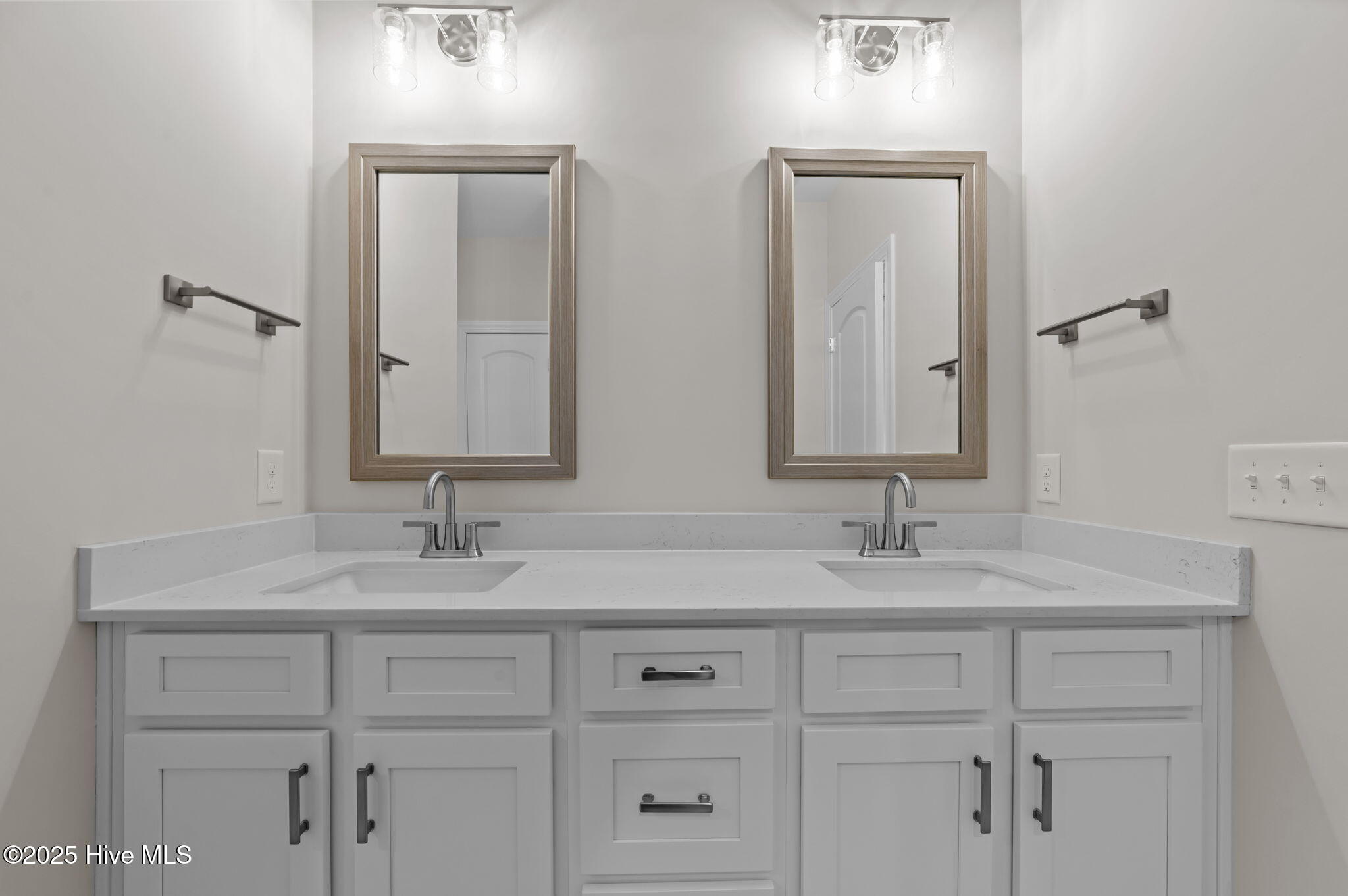 4229 Laurel Rdg Drive, Unit B Greenville, NC 27834 - Photo 12 of 22 20-web-or-mls-LHV_1390