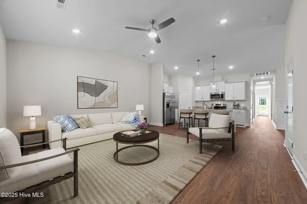 $1,925 | 4229 Laurel Rdg Drive, Unit B, Greenville, NC 27834