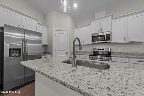 $1,925 | 4229 Laurel Rdg Drive, Unit B, Greenville, NC 27834