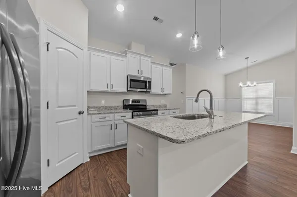 $1,925 | 4229 Laurel Rdg Drive, Unit B, Greenville, NC 27834