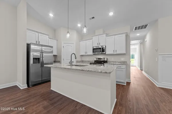 $1,925 | 4229 Laurel Rdg Drive, Unit B, Greenville, NC 27834