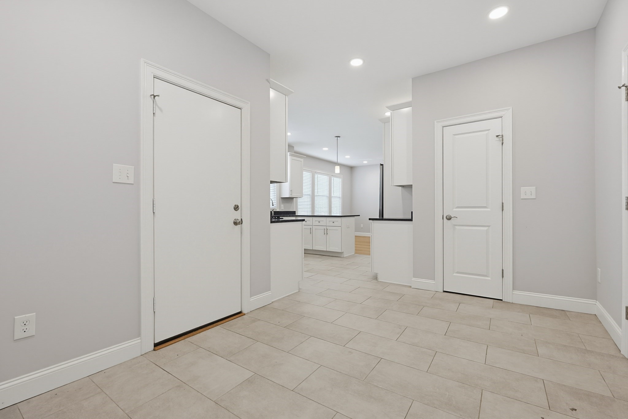 91 Verndale Street Brookline, MA 02446 - Photo 9 of 41 Gallery Image 9