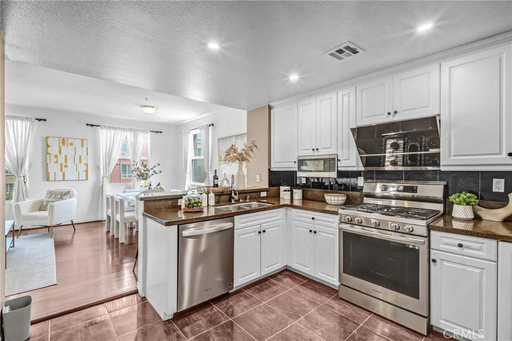 88 East Bay State Street Alhambra, CA 91801 - Photo 8 of 46