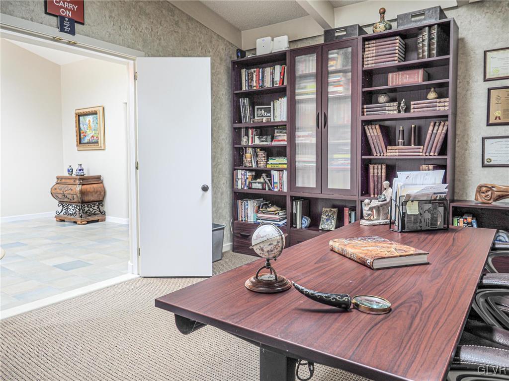 2040 Overhill Road Allentown, PA 18103 - Photo 29 of 49 Gallery Image 29