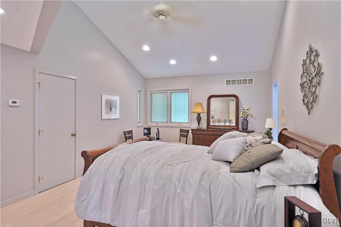 2040 Overhill Road Allentown, PA 18103 - Photo 31 of 49 Gallery Image 31