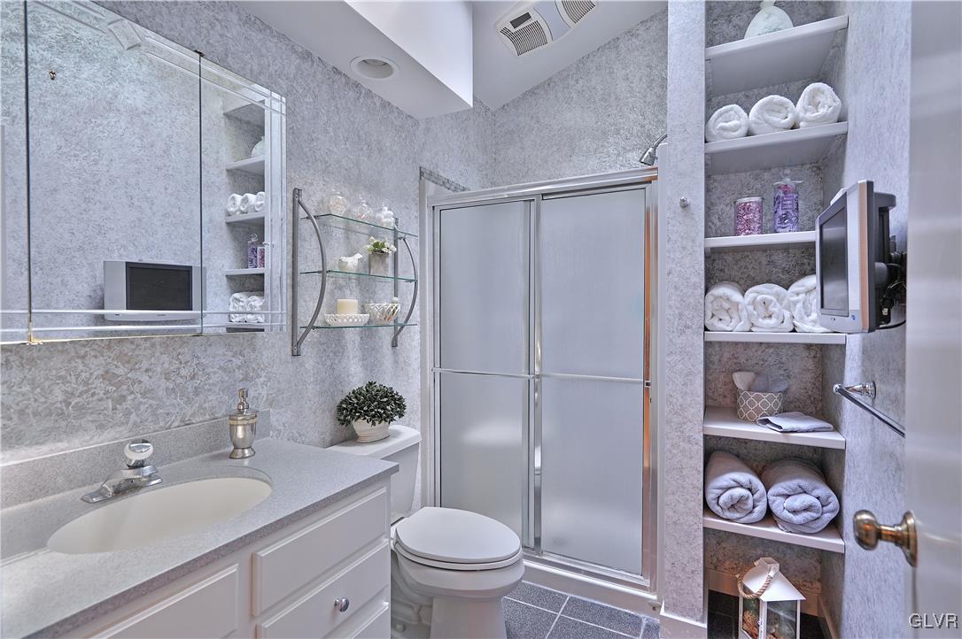 2040 Overhill Road Allentown, PA 18103 - Photo 33 of 49 Gallery Image 33
