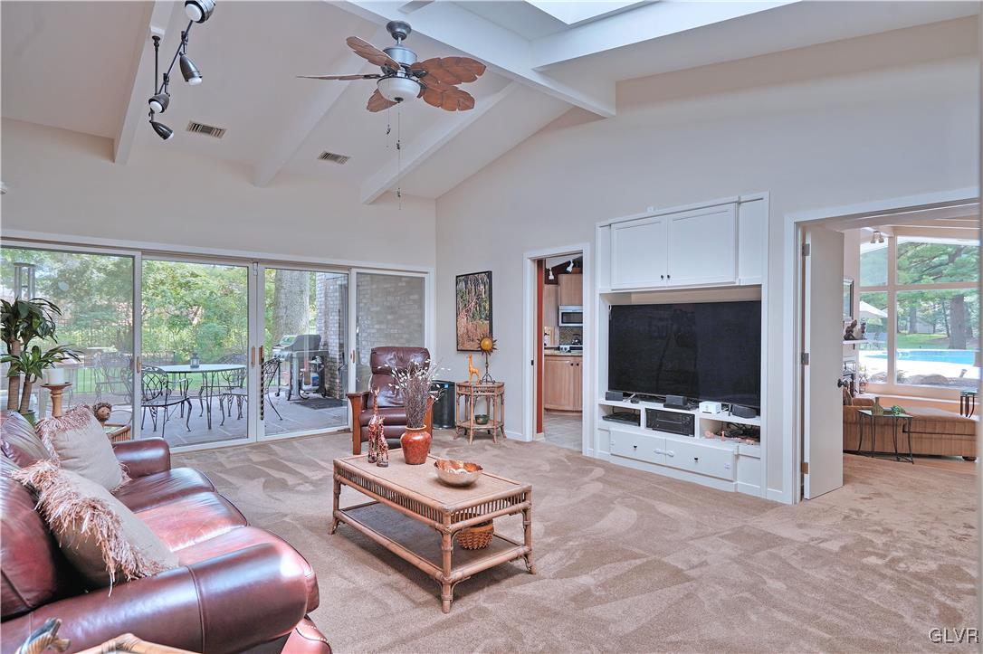 2040 Overhill Road Allentown, PA 18103 - Photo 10 of 49 Gallery Image 10