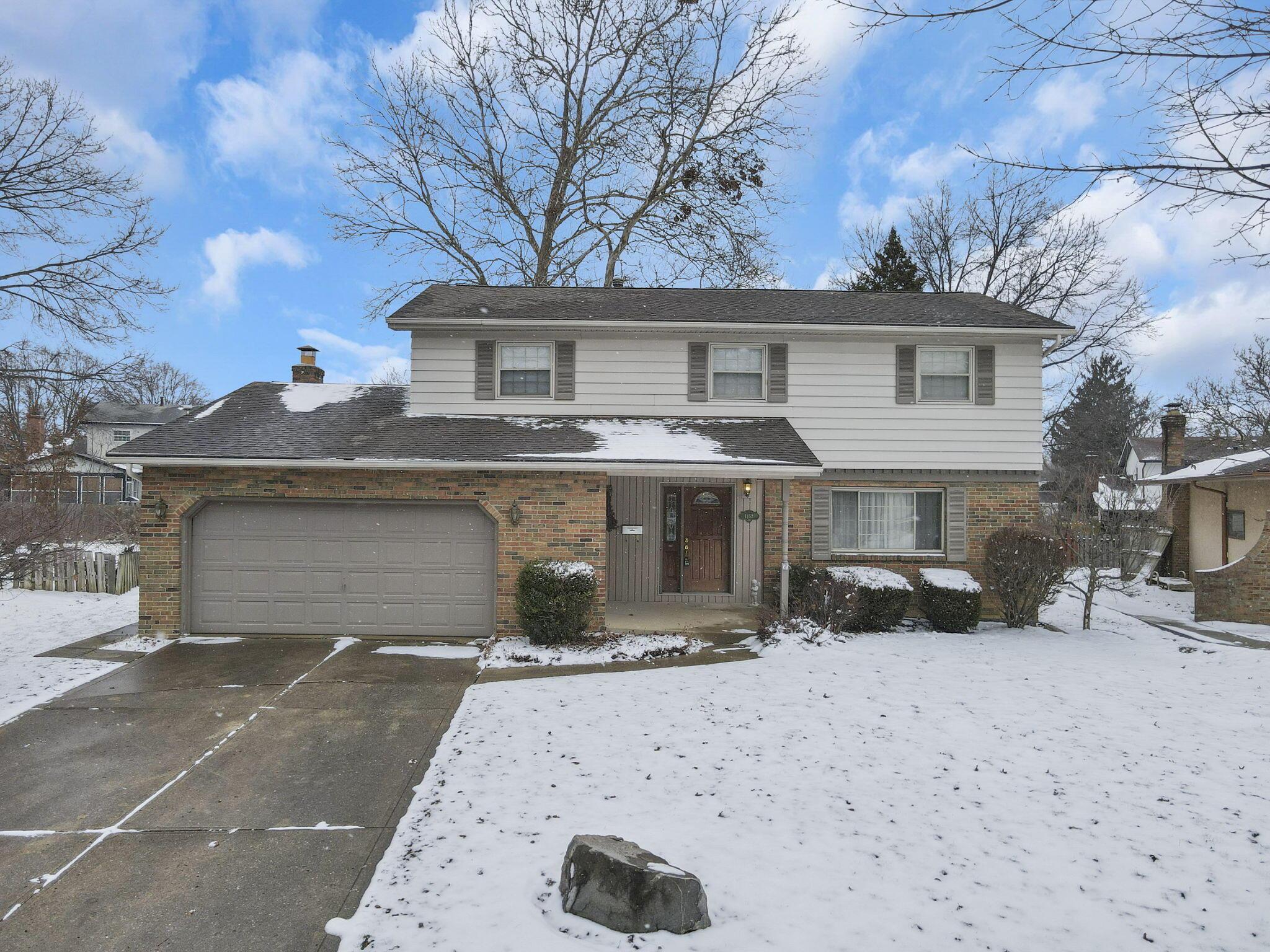 1852 Balsamridge Road Columbus, OH 43229 - Photo 5 of 50 74-web-or-mls-DJI_0883